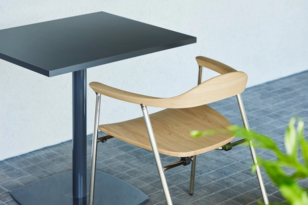 木製折りたたみチェア〈クロッサWOOD〉が「ウッドデザイン賞2025・林野庁長官賞（優秀賞）」を受賞