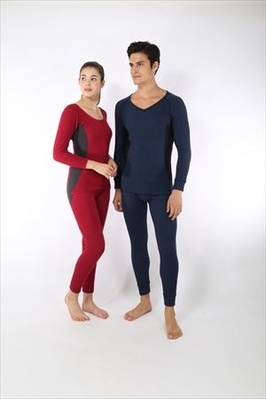 婦人紳士共に、インナー、タイツ各8,000円（税抜）