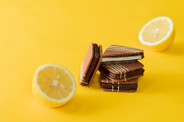 地元・浜松産レモンを使用した季節スイーツの登場！ 浜松のクラフトチョコレート専門店から 浜松レモンの酸味とチョコレートの相性を愉しむ 「ENTREショコラサンド浜松レモン」新発売