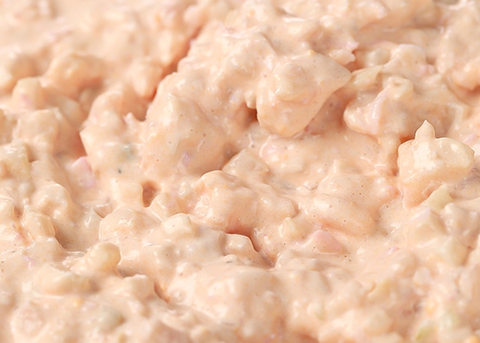 ほんのりピンク色の「岩下の新生姜入りタルタルソース」