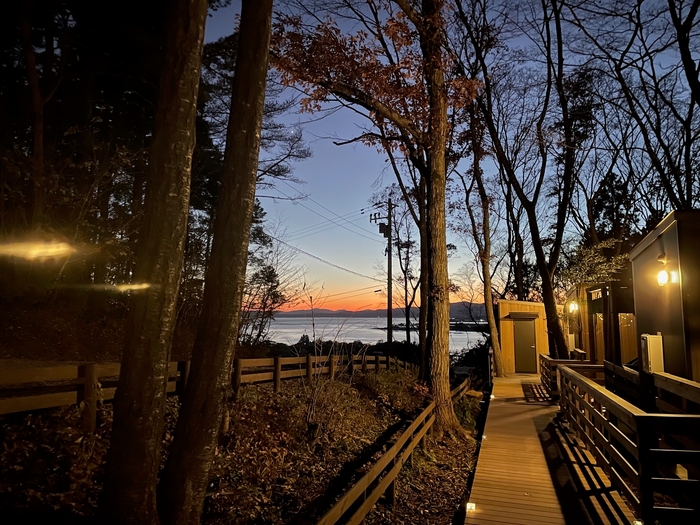 グランピング施設通路からの眺め