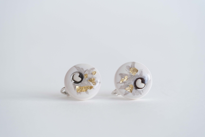 DNAを宿した“タネ”アクセサリー(ピアス)