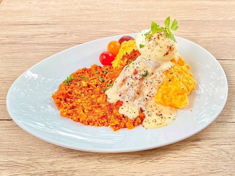 ふんわりたまごのオムキーマ ~炙りチーズかけ~