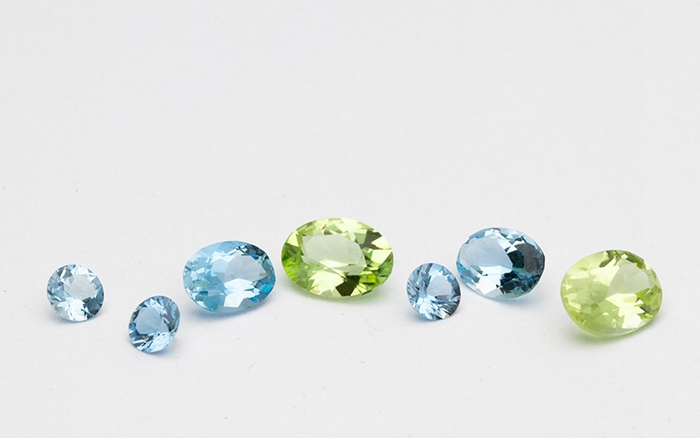 希少なノルウェー産ペリドットとアクアマリン