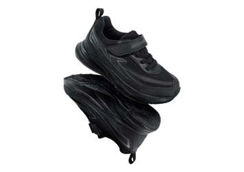 子どものための靴「瞬足」から 接地面から4cmの耐水テストで8時間をクリアした 超防水モデルの新色が登場　 梅雨シーズンにも子どもたちの快適な足元を応援