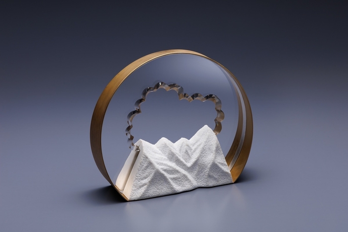 2025年度トロフィー《Cycling Moon》藤沢 恵(撮影:佐藤 茂)