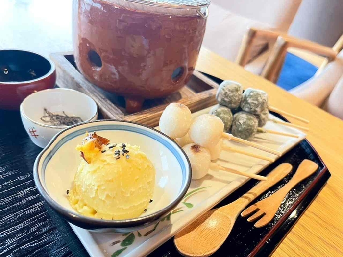 店内でお召し上がりいただける新商品「もちもち富っぷり団子」¥1,680-