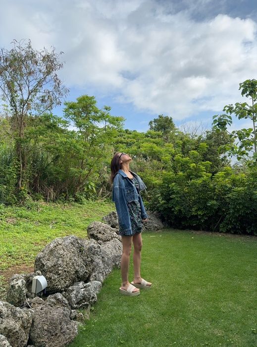 LECEB SESOKO VILLA Seaside deluxe suite 中庭にて