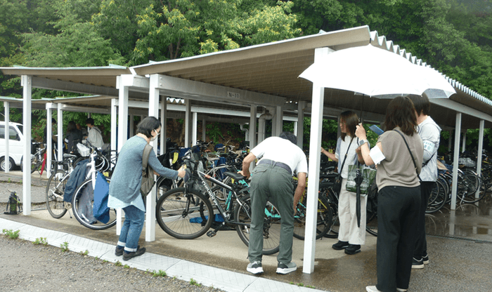 令和7年(2025年)6月に実施した自転車整備点検の様子