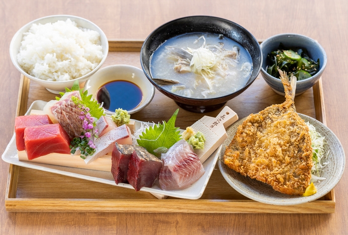 「おさかな大食堂定食」2,948円