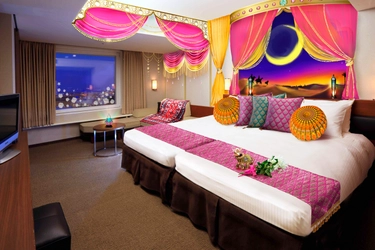 東京ベイ舞浜ホテル、アラビアンな雰囲気漂う宮殿の一室 「アラビアン・ミラージュルーム」宿泊プランを期間限定で販売
