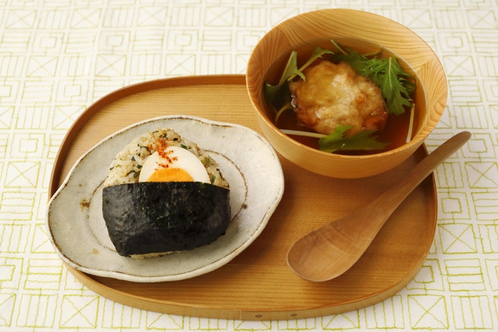 とんがらしと大葉の味たまおにぎり＆山いもとえびの落とし揚げスープ