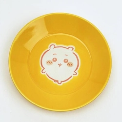 ちいかわのプレートのほわほわデザインは反則級なかわいさです。楽しいカラーリングで食卓をより華やかになります。