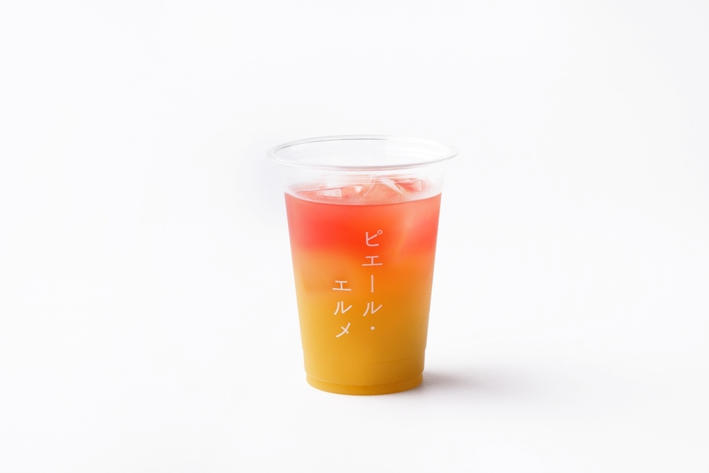 パイナップル&ハイビスカスのジュース 715円/702円