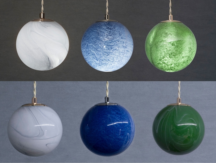 点灯時は「惑星」、消灯時は「天然石」のように