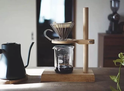 創業124年の材木屋が手掛ける「桧のコーヒースタンド」　 アンバサダーとの会議を経て12月にMakuakeへ出品が決定