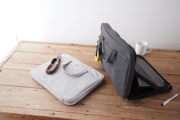 日常の“ちょっとした不便”を解決する 15.6～16インチのPCに対応した「そのまま使えるPCケース」を 9月11日(木)より発売