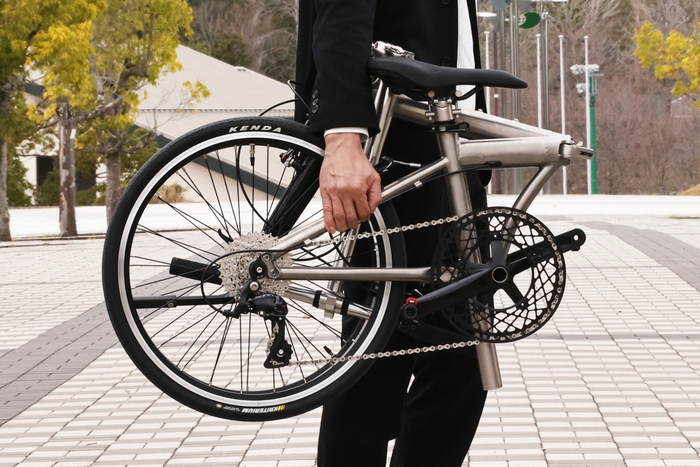 HARRY QUINN TITAN8_Folding3