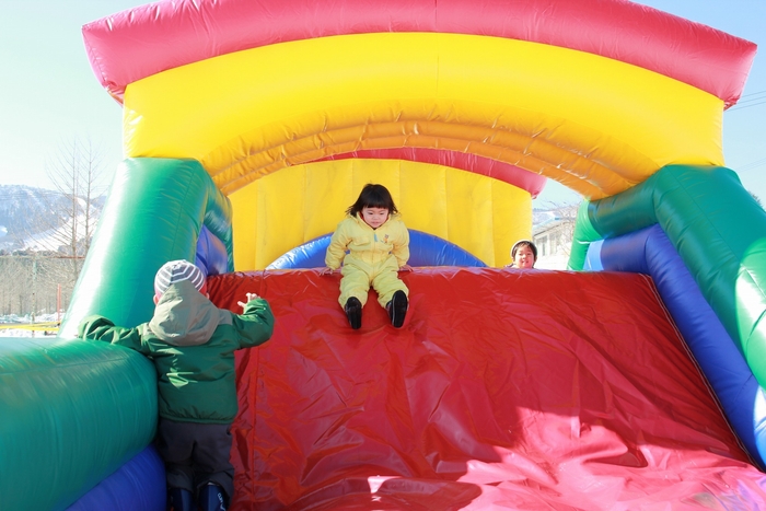 ふわふわ遊具 機関車