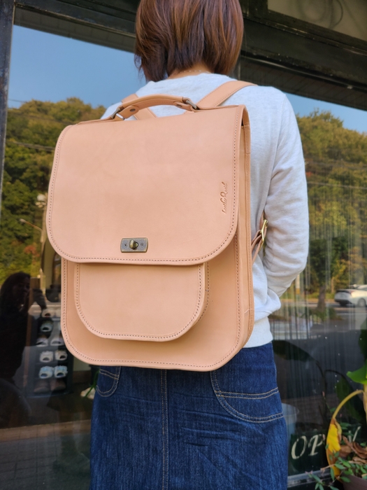 革のリュック by Leather Quail