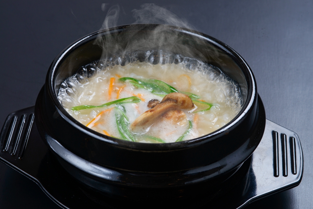 コンニャク米使用松茸石鍋雑炊 580円(税抜)