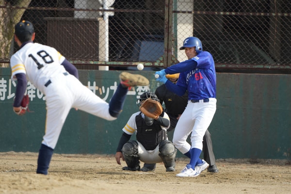草川工業野球部の試合の様子