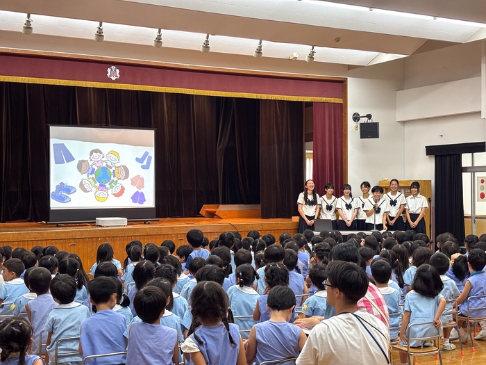 関目聖マリア幼稚園の訪問の様子