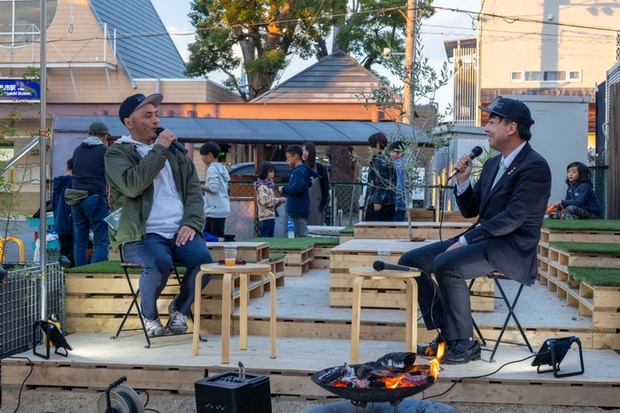 交野市長と市民がまちの未来を語るトークセッション 写真:ハイパー縁側@私市(2023年11月19日)