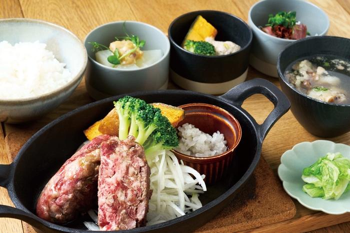 牧草牛99%ハンバーグ御膳