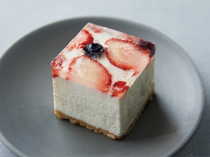 「ベリージェリーレアチーズ450円(税込495円)」