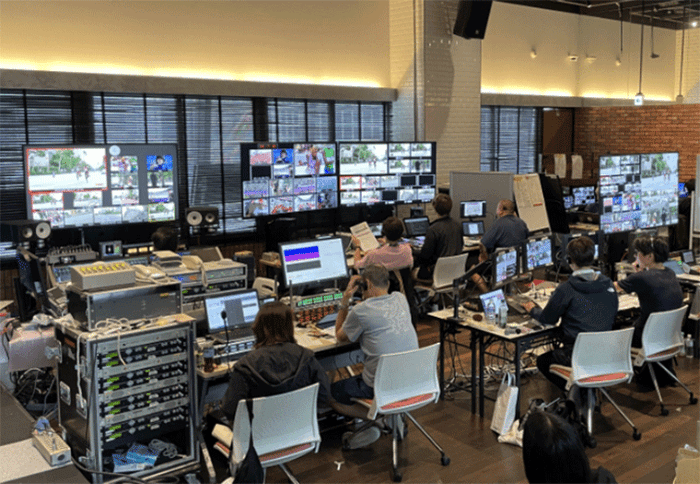 写真1. 新規に構築したリモートプロダクションセンター