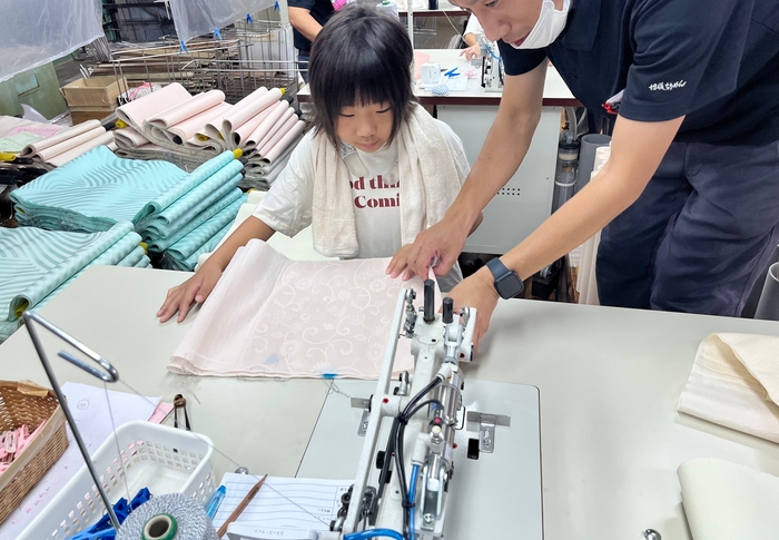 加工場　丹後ちりめん精練・染色体験(1)