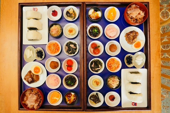 沖縄の家庭料理がずらりと