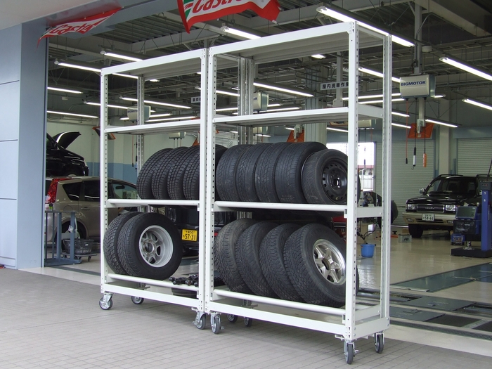 タイヤラック