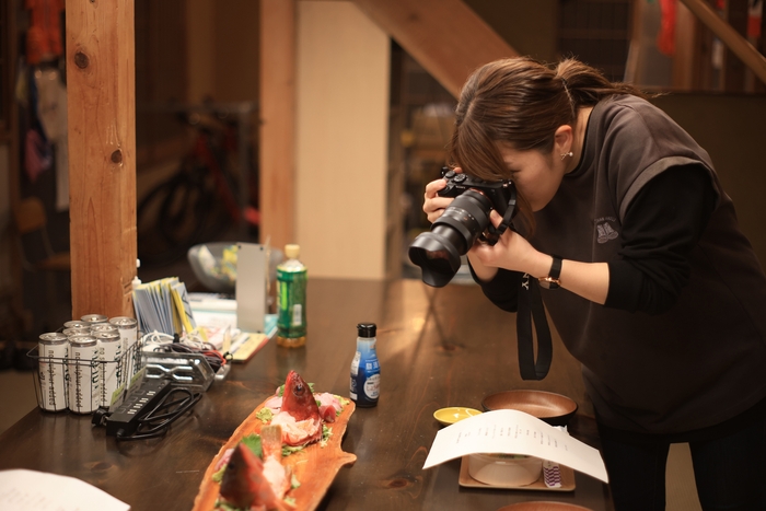 夕飯時も撮影タイムに