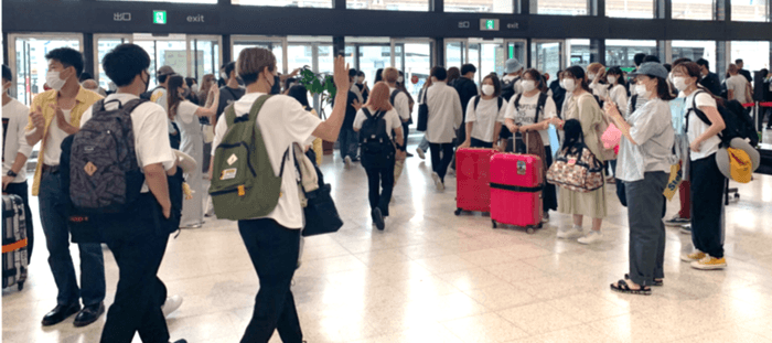 令和3年9月留学出発直前のグローバル専攻学生の様子(大阪国際空港にて)