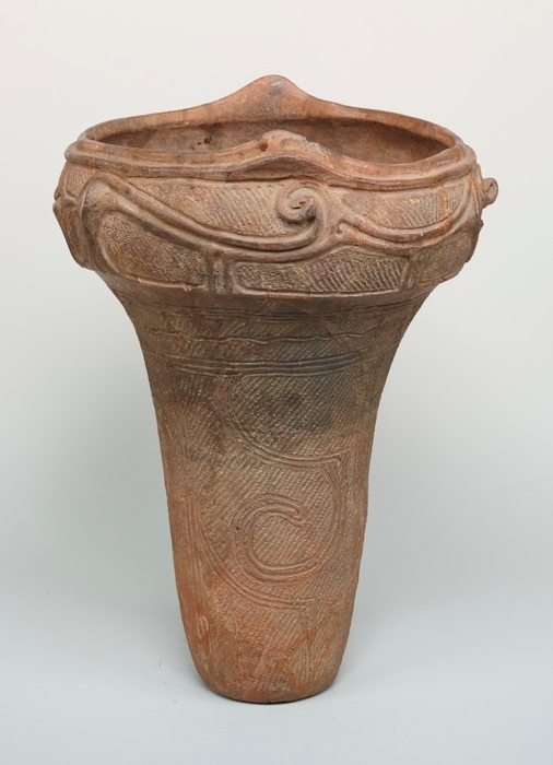 深鉢形土器 縄文時代(中期)・前3000~前2000年 千葉県市川市姥山貝塚出土 杉原荘介氏寄贈 東京国立博物館蔵