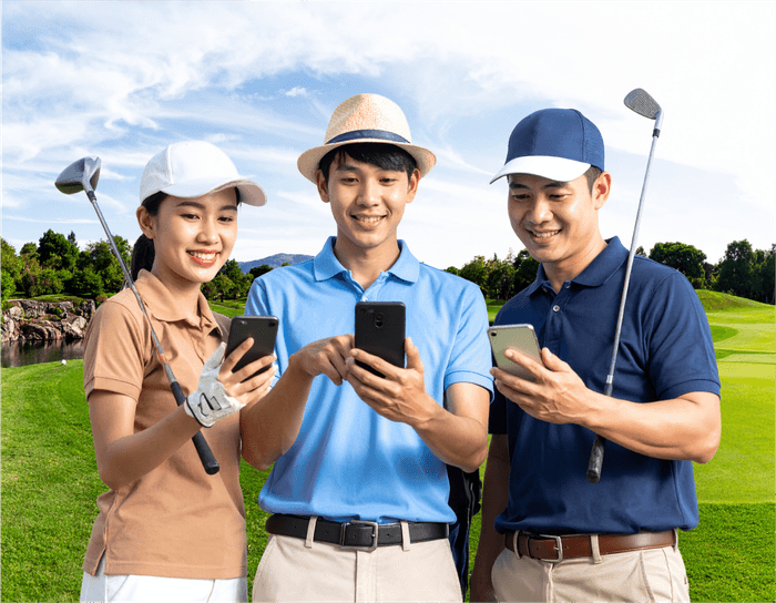 仲間とスマホでスウィング確認