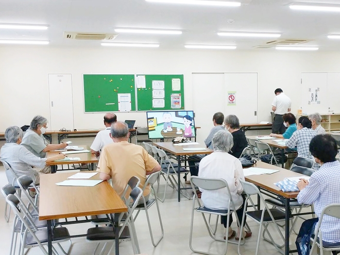 サービス説明会の様子:フロール川崎下平間(川崎市幸区)