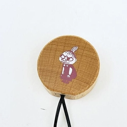 ムーミンのおしゃれなインテリア【アクセサリーケース】。ウッド素材にキャラクターのシルエットが映えてます。