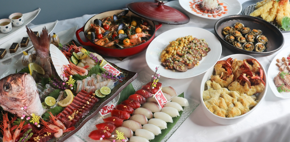 豪華絢爛!A5黒毛和牛のローストビーフやおせち料理が食べ放題!