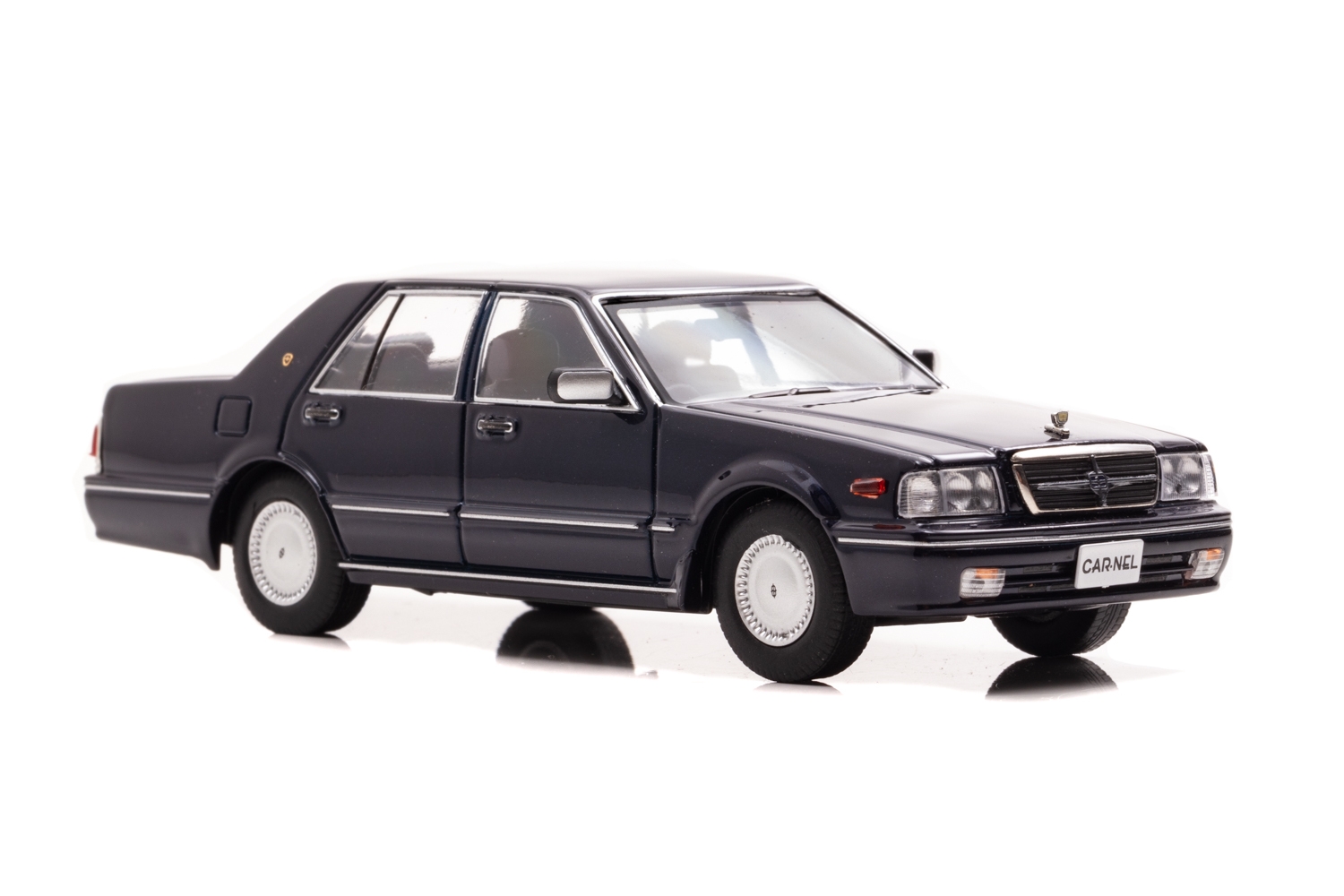 右前:1/43 日産 グロリア CLASSIC SV (PY31) 1998 Dark Blue Pearl