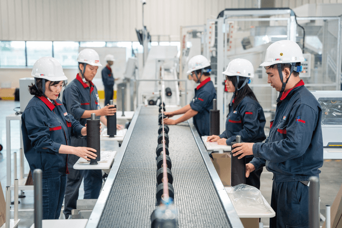 年間約4,000万平方メートルの粘着テープを生産する