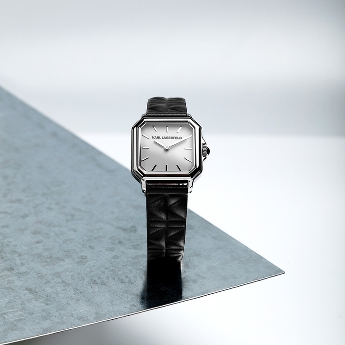 R0551102501 ￥35,200(税込)