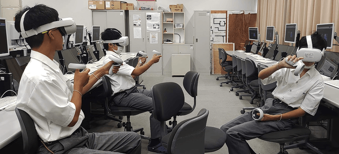 令和5年(2023年)に行ったメタバース研修会の様子