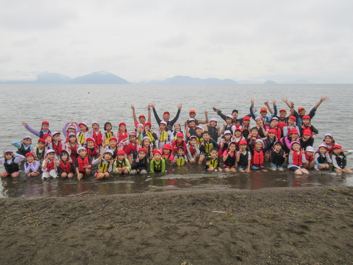 参加児童の記念撮影