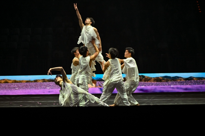 こちらも集団演技の1場面(©Der Bildjäger)