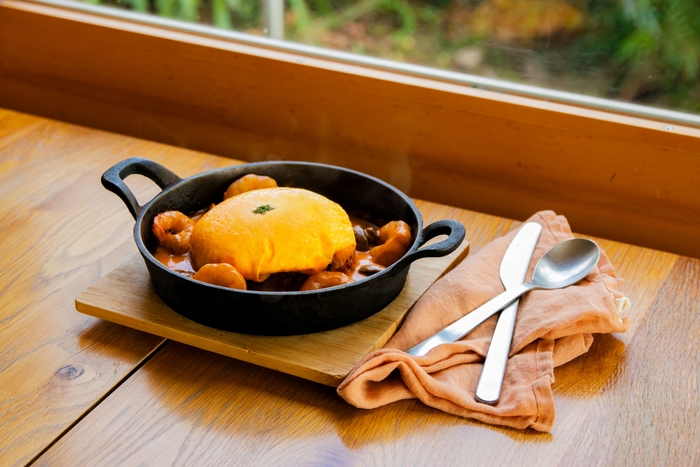 エビとマッシュルームのビスクシチューオムライス 1,750円