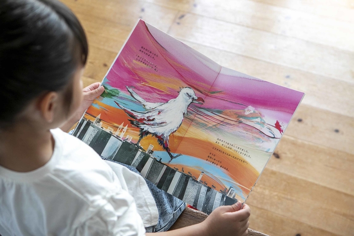 シンプルな文、鮮やかな絵