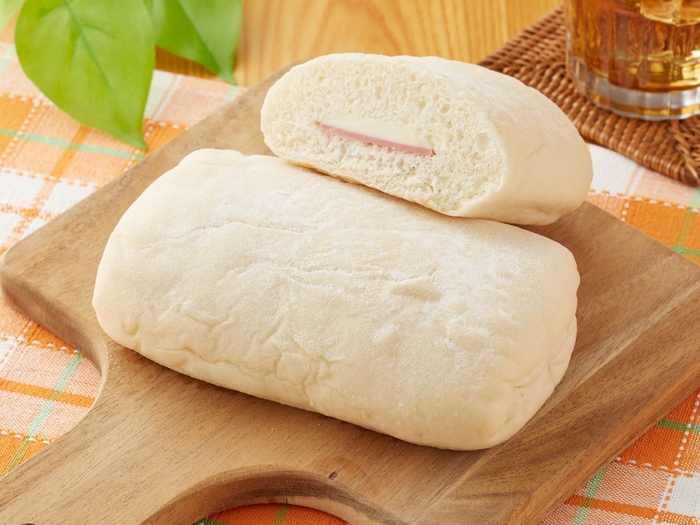 ハムとチーズのパン(カマンベール風味)(惣菜パン) 商品重量15%増量!(当社従来品比) イメージ画像